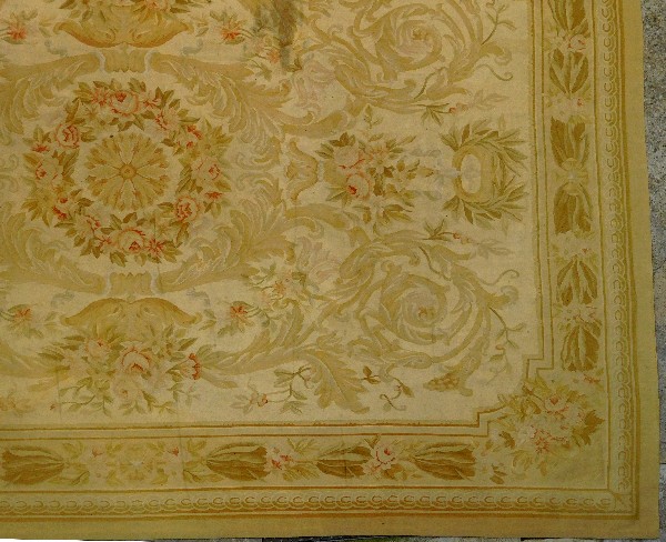 Large antique Aubusson carpet, France circa 1880 - 420cm x 290cm