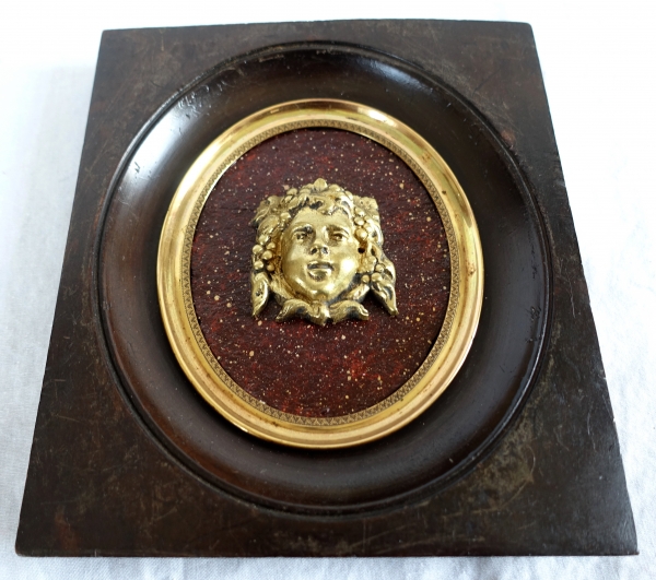 Portrait miniature de Bacchus, souvenir du Grand Tour, bronze doré sur fond porphyre