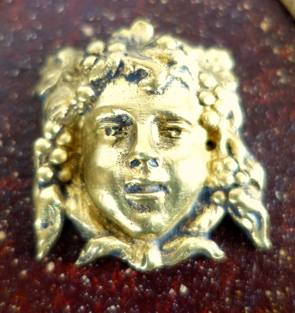 Portrait miniature de Bacchus, souvenir du Grand Tour, bronze doré sur fond porphyre