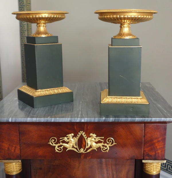 Pair of patinated bronze and ormolu cassolettes - Restauration period