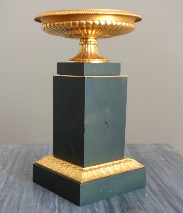 Pair of patinated bronze and ormolu cassolettes - Restauration period