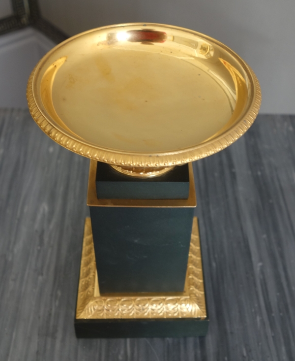 Pair of patinated bronze and ormolu cassolettes - Restauration period