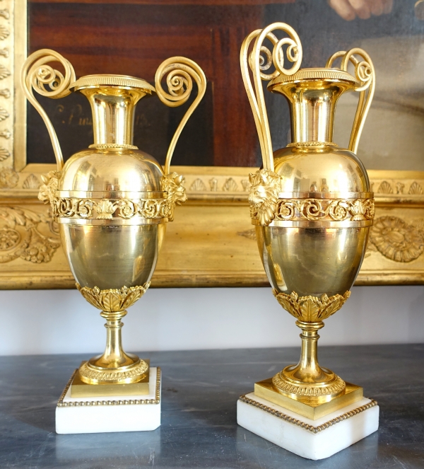 Claude Galle : paire de vases cassolettes d'époque Directoire en bronze doré au mercure