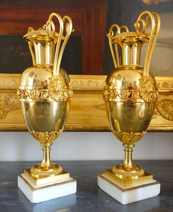 Claude Galle : paire de vases cassolettes d'époque Directoire en bronze doré au mercure