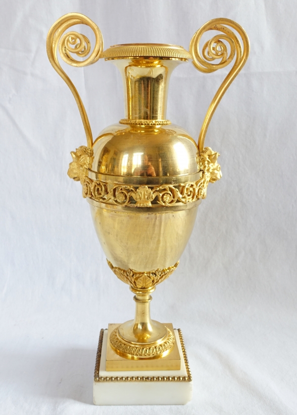 Claude Galle : paire de vases cassolettes d'époque Directoire en bronze doré au mercure