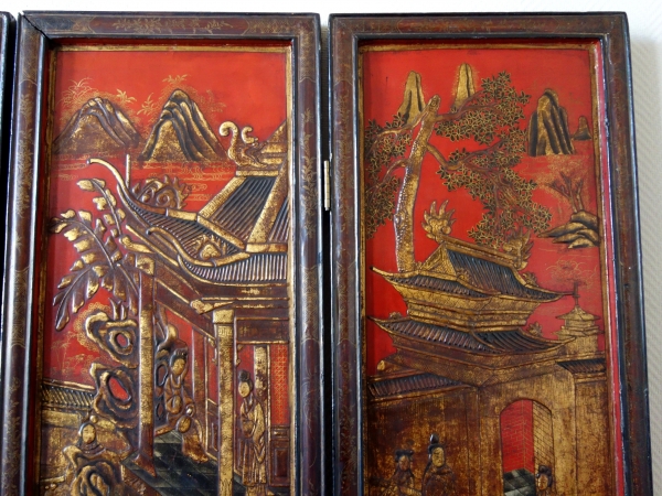 Ecran ou paravent 4 feuilles en laque rouge et or - Chine, époque XIXe siècle