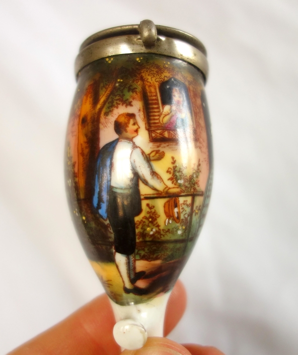 Pipe à couvercle en porcelaine Allemande - Bavière, XIXe siècle