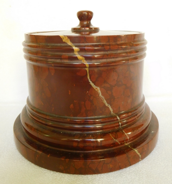 Large tobacco pot, red marble, 18th century