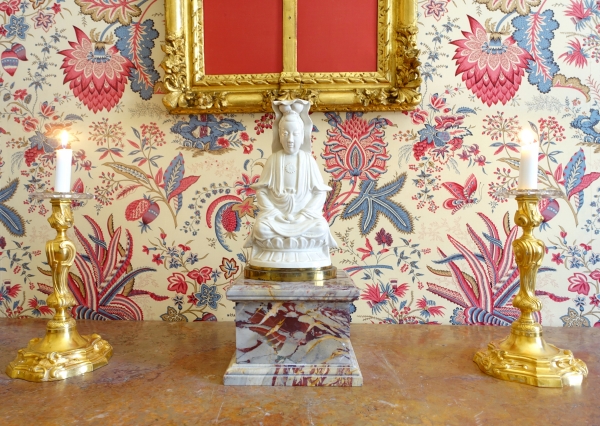 Socle de présentation carré en marbre Sarrancolin, style Louis XIV ou néoclassique