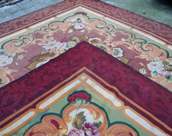 Grand tapis d'Aubusson de style Louis XV de format carré, époque XIXe Napoléon III - 351cm x 335cm