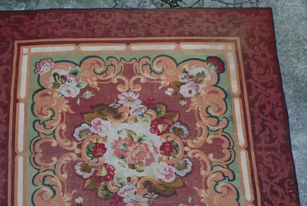 Grand tapis d'Aubusson de style Louis XV de format carré, époque XIXe Napoléon III - 351cm x 335cm