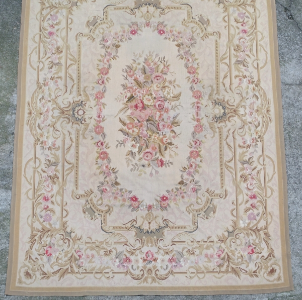 Grand tapis d'Aubusson de style Louis XVI, époque Napoléon III - 364cm x 265cm