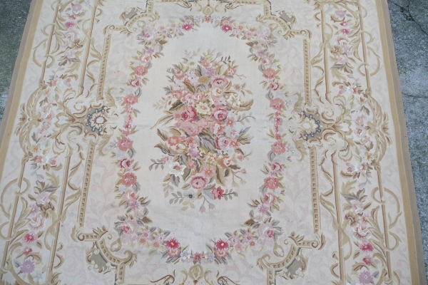 Grand tapis d'Aubusson de style Louis XVI, époque Napoléon III - 364cm x 265cm