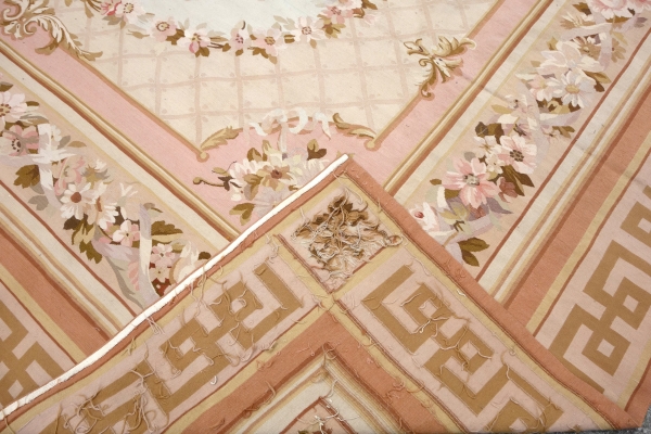Grand tapis d'Aubusson de style Louis XVI, époque Napoléon III - 342cm x 250cm