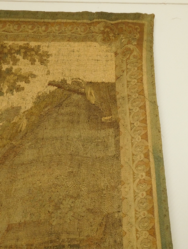 Tapisserie d'Aubusson polychrome d'époque Louis XVI, laine et soie : scène galante - 221cm x 228cm