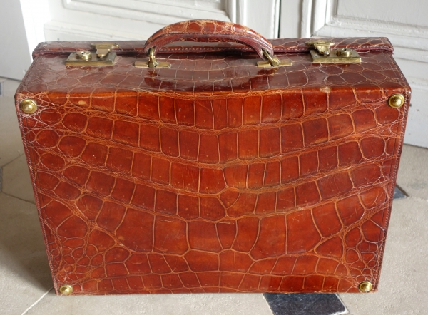 Valise en cuir de crocodile vers 1900