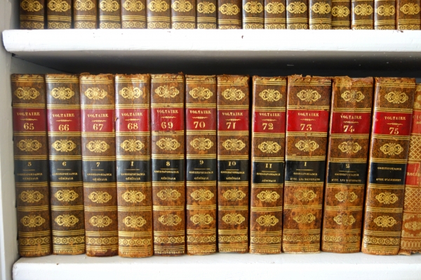 Voltaire complete work - 75 volumes - 1828