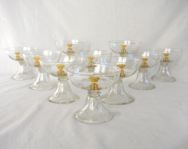 10 St Louis crystal champagne glasses - Cluny pattern - gilt crown of Count