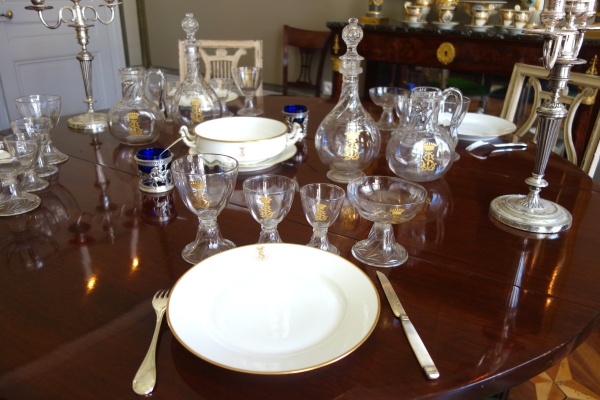 10 St Louis crystal champagne glasses - Cluny pattern - gilt crown of Count