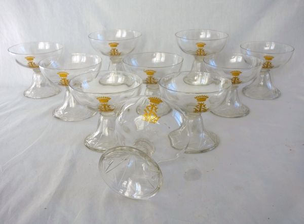 10 St Louis crystal champagne glasses - Cluny pattern - gilt crown of Count