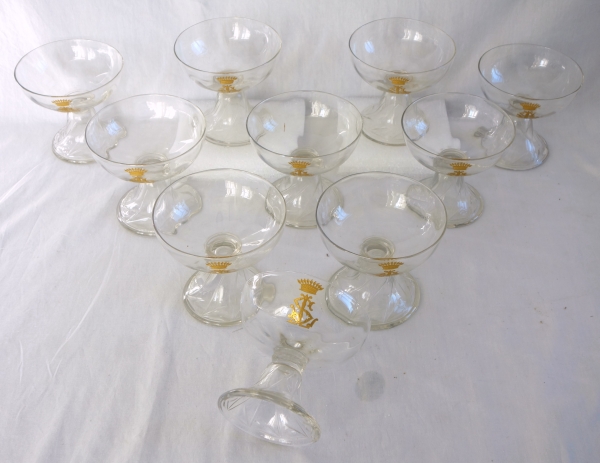 10 St Louis crystal champagne glasses - Cluny pattern - gilt crown of Count