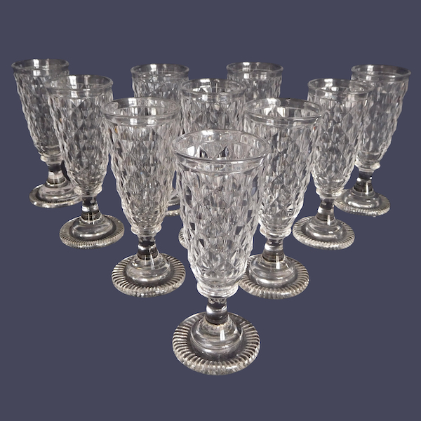 Service de flûtes à champagne en cristal du Creusot taillé pointes de diamants début XIXe siècle