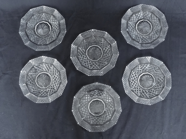Série de 6 assiettes à gâteau undécagonales en cristal du Creusot, début XIXe siècle vers 1815