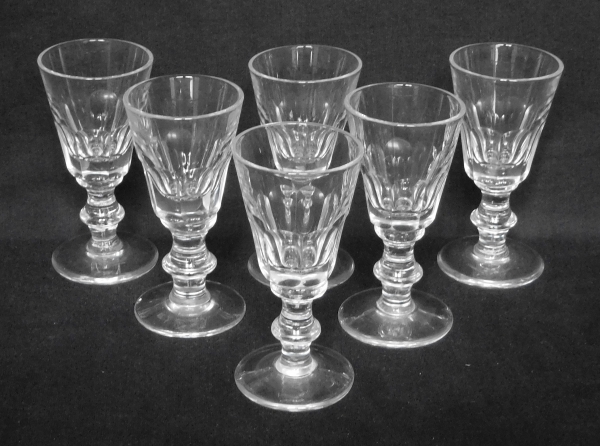 6 verres à liqueur, production Baccarat d'époque milieu XIX siècle (proche modèle Caton)