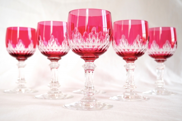 Série de 6 verres à vin du Rhin en cristal de Baccarat overlay rouge, modèle Champigny Richelieu