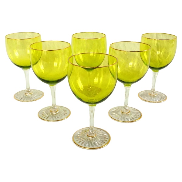 6 verres à vin du Rhin en cristal de Baccarat verts chartreuse rehaussés à l'or fin
