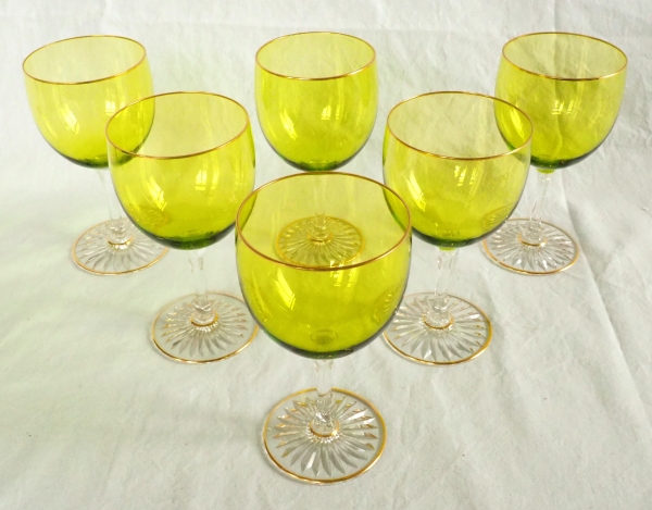 6 verres à vin du Rhin en cristal de Baccarat verts chartreuse rehaussés à l'or fin