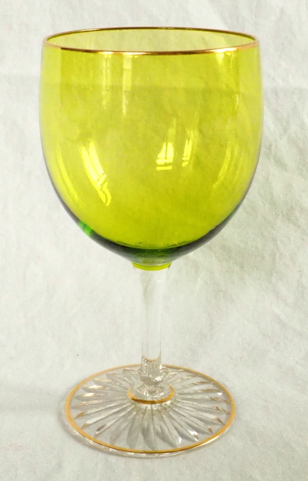 6 verres à vin du Rhin en cristal de Baccarat verts chartreuse rehaussés à l'or fin