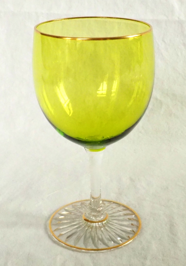 6 verres à vin du Rhin en cristal de Baccarat verts chartreuse rehaussés à l'or fin