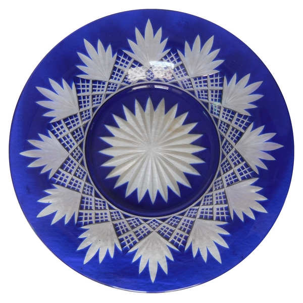 Petite assiette en cristal de Baccarat, cristal overlay bleu, modèle à palmettes, modèle Douai