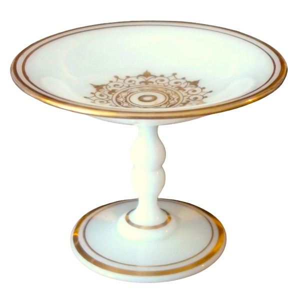 Baccarat crystal ring holder, white opaline enhanced with fine gold - 19th century