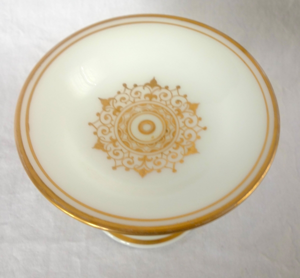 Baccarat crystal ring holder, white opaline enhanced with fine gold - 19th century