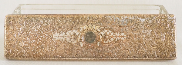 Boîte à brosse en cristal taillé et vermeil (argent massif) ajouré, monogramme LG, époque XIXe, poinçon Minerve