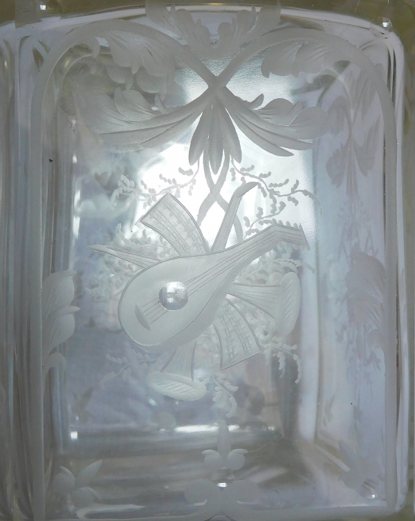 Boîte à thé en cristal de Baccarat gravé, argent massif et vermeil, étiquette papier