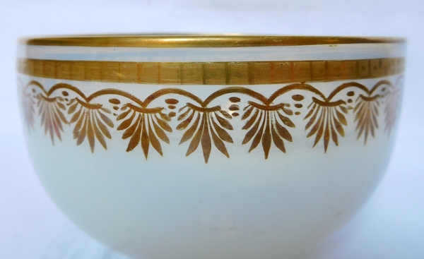 Empire style opaline bowl enhanced with fine gold, 19th century circa 1830