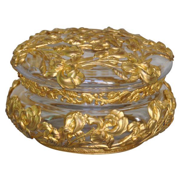 Bonbonnière en cristal de Baccarat, monture en bronze doré, époque Art Nouveau