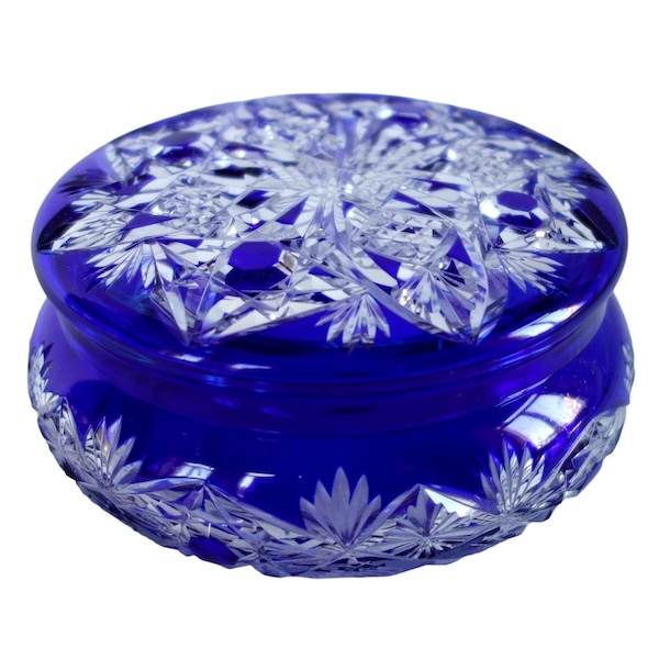 Bonbonnière en cristal de Baccarat taillé overlay bleu - étiquette papier