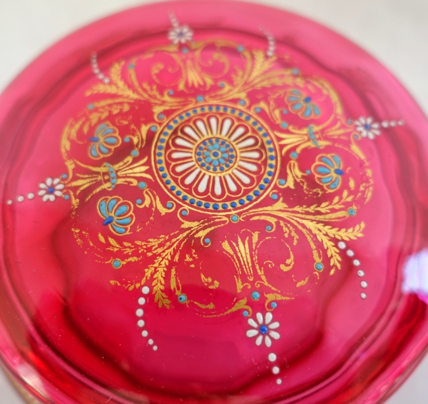 Bonbonnière boîte en cristal de Baccarat overlay rouge émaillé et doré - étiquette Papier