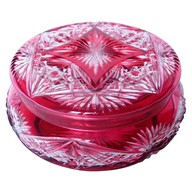 Bonbonnière en cristal de Baccarat richement taillé, cristal overlay rose