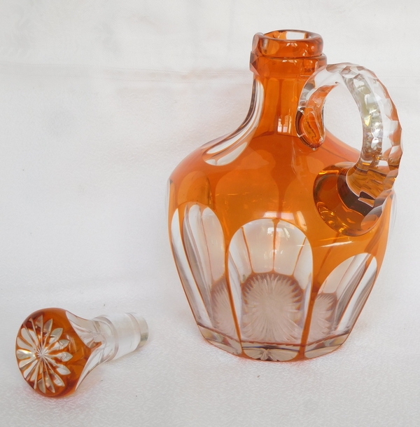 Carafe à whisky en cristal de Saint Louis taillé overlay orange, étiquette papier