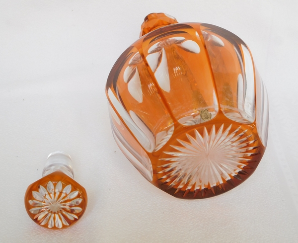 Carafe à whisky en cristal de Saint Louis taillé overlay orange, étiquette papier
