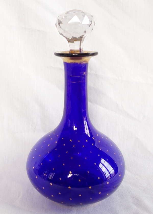 Baccarat crystal cobalt blue bottle enhanced with fine gold gilt stars - 19th century
