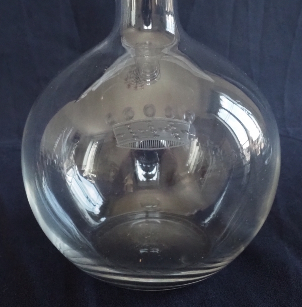 Baccarat crystal wine bottle / decanter engraved with a crown of Baron - 27.5cm