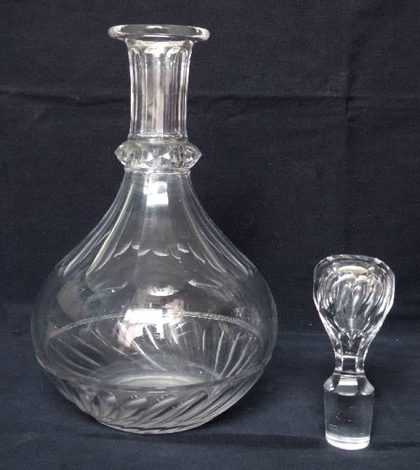 Carafe en cristal de Baccarat forme tulipe, époque Napoléon III