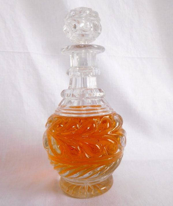 Carafe à cognac / whisky en cristal du Creusot taillé et moulé d'époque Charles X - vers 1830
