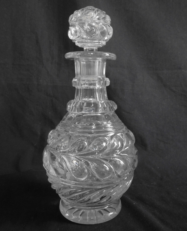 Carafe à cognac / whisky en cristal du Creusot taillé et moulé d'époque Charles X - vers 1830